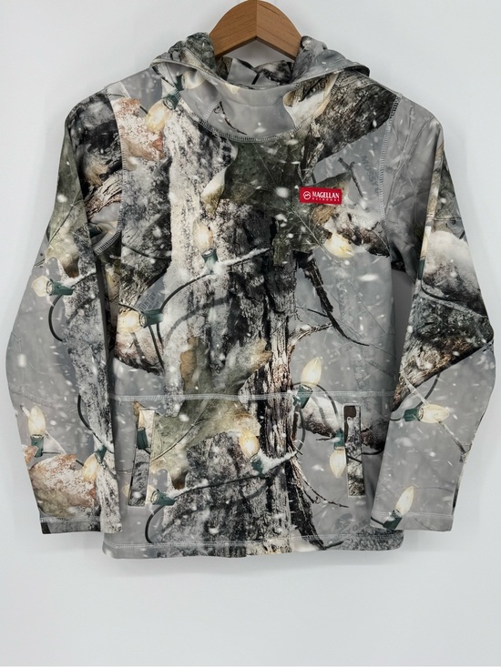 Magellan Outdoors Other - Magellan Outdoors Boys Medium Classic Fit Camo Fleece Christmas Lights Hoodie